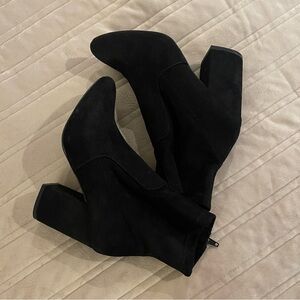 Madden Girl Elegant Black Suede Women's Ankle Boots Size 5